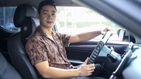 Giải mã bài toán thu hồi vốn thần tốc của tài xế dịch vụ chạy xe điện: Không chỉ là câu chuyện tiền sạc rẻ!