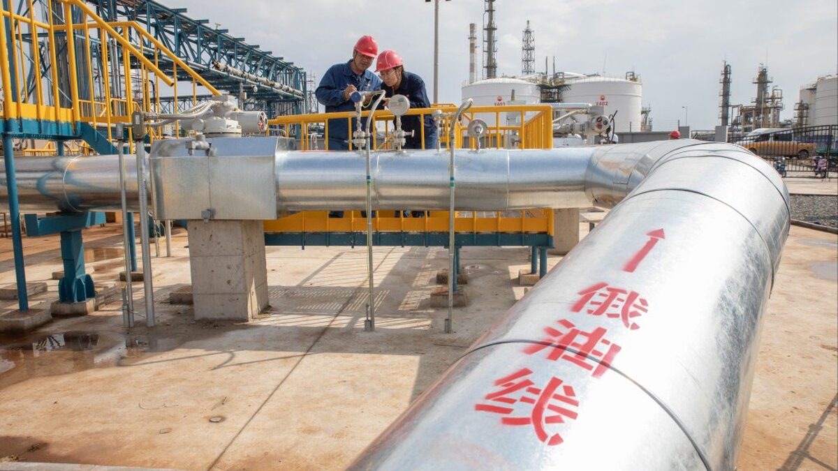 Startup Trung Quốc tuyên bố làm ra xăng từ không khí và nước: chuyên gia cảnh báo giá không rẻ và hồ sơ công ty quá đáng ngờ