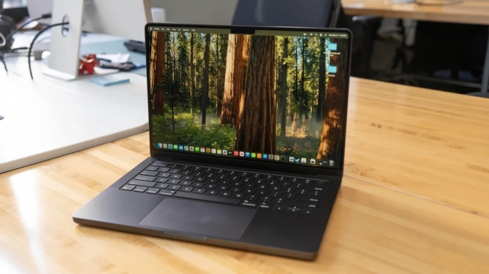 apple-macbook-pro-14-m4-1-1