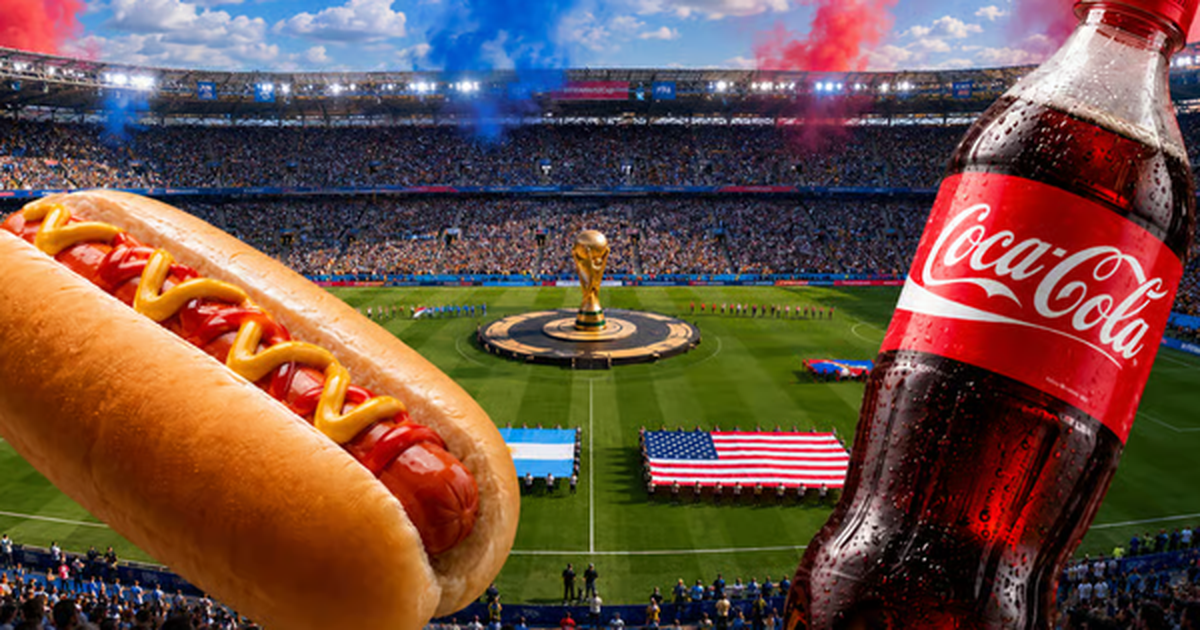 FIFA nói fan mua vé chung kết World Cup giá 52 tỷ đồng sẽ được đích thân… chủ tịch FIFA mang tận tay xúc xích và Coca