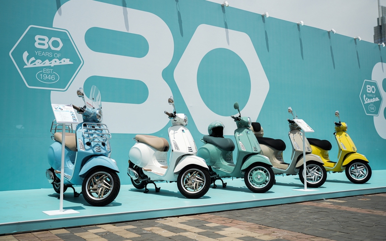 80 năm Vespa: Biểu tượng di sản khuấy động tinh thần trẻ tại Thủ Thiêm Riverstage!- Ảnh 1. 80 năm Vespa: Biểu tượng di sản khuấy động tinh thần trẻ tại Thủ Thiêm Riverstage!- Ảnh 1.