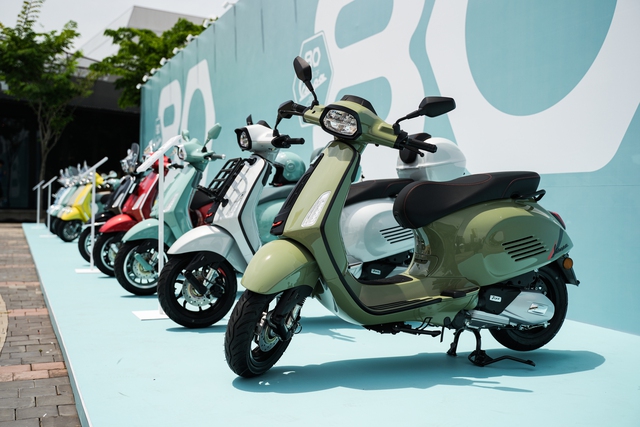 Đi Vespa không đơn giản là “chạy xe”, đó là một kiểu “trình diễn di sản”- Ảnh 4. Đi Vespa không đơn giản là “chạy xe”, đó là một kiểu “trình diễn di sản”- Ảnh 4.
