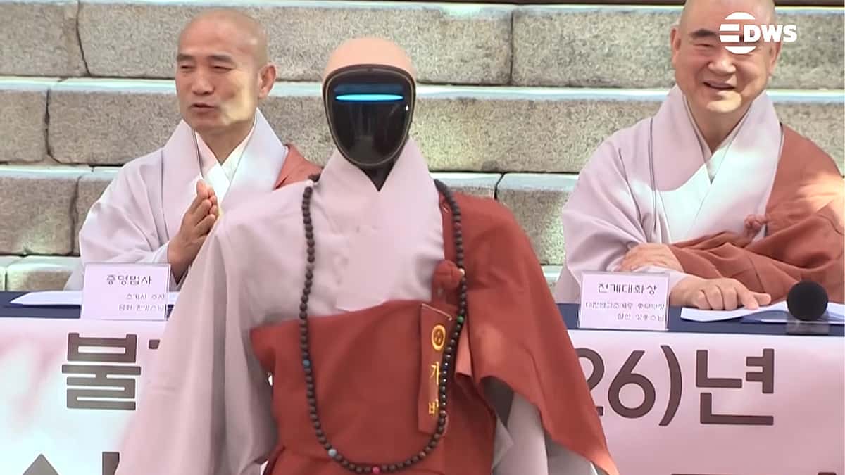 robotic-monk-inducted-into-buddhism-1778145527451-17781455276541584974632-1