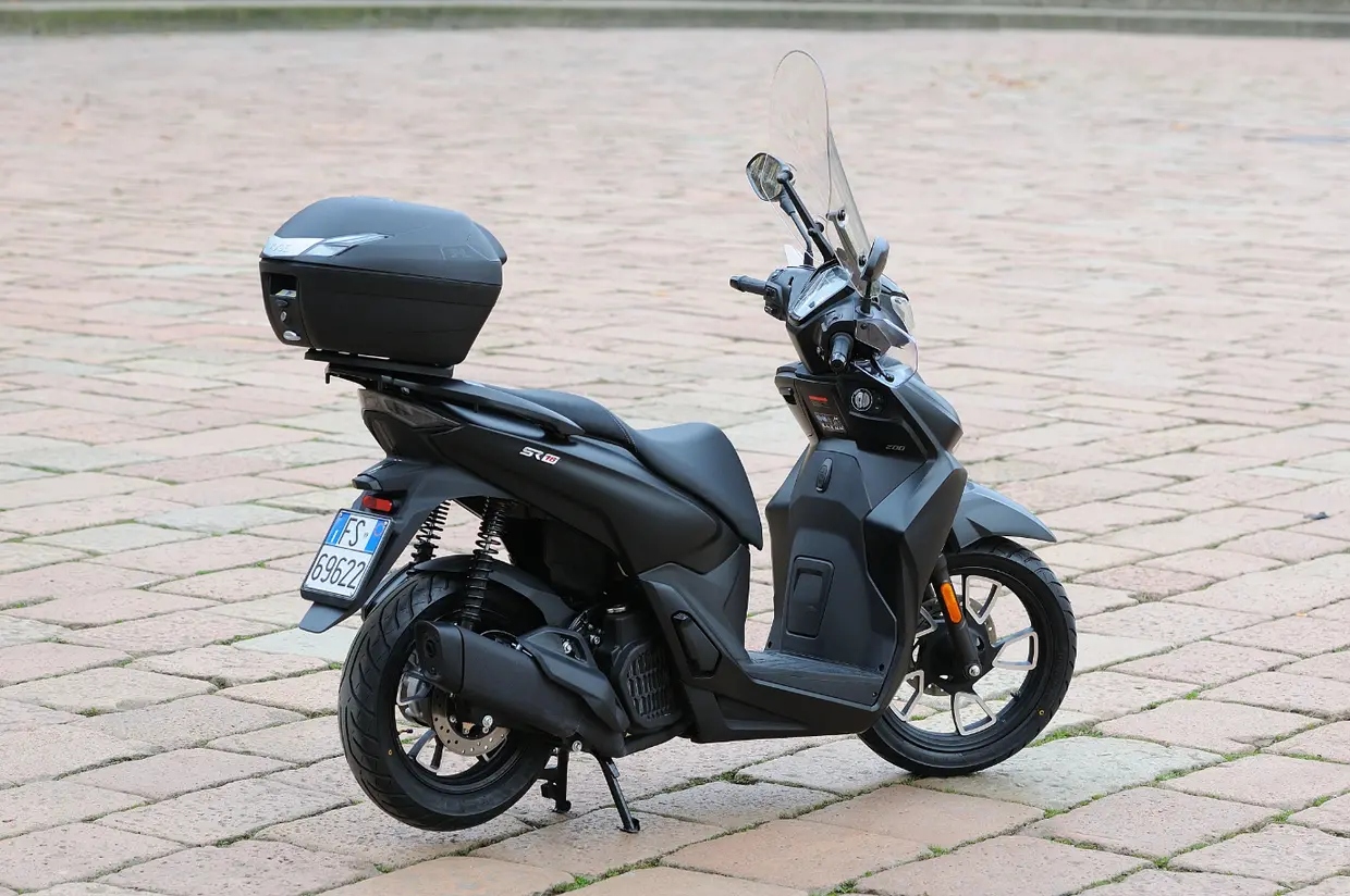 voge-sfida-sr16-statiche3jpg-1781669018522-17816690188951849167250