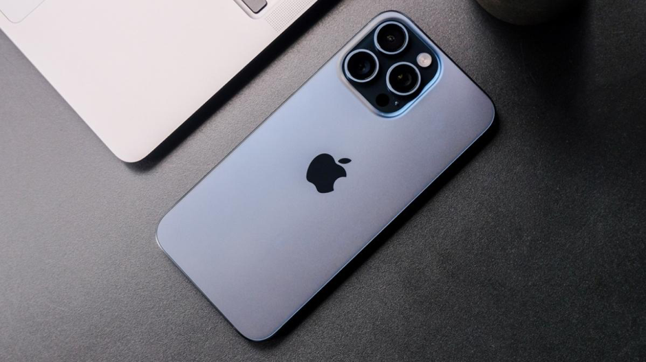 iPhone cũ bỗng trở nên hot vì giá rẻ hơn đến 50% giá mới, đặc biệt iPhone 13 Pro Max cũ