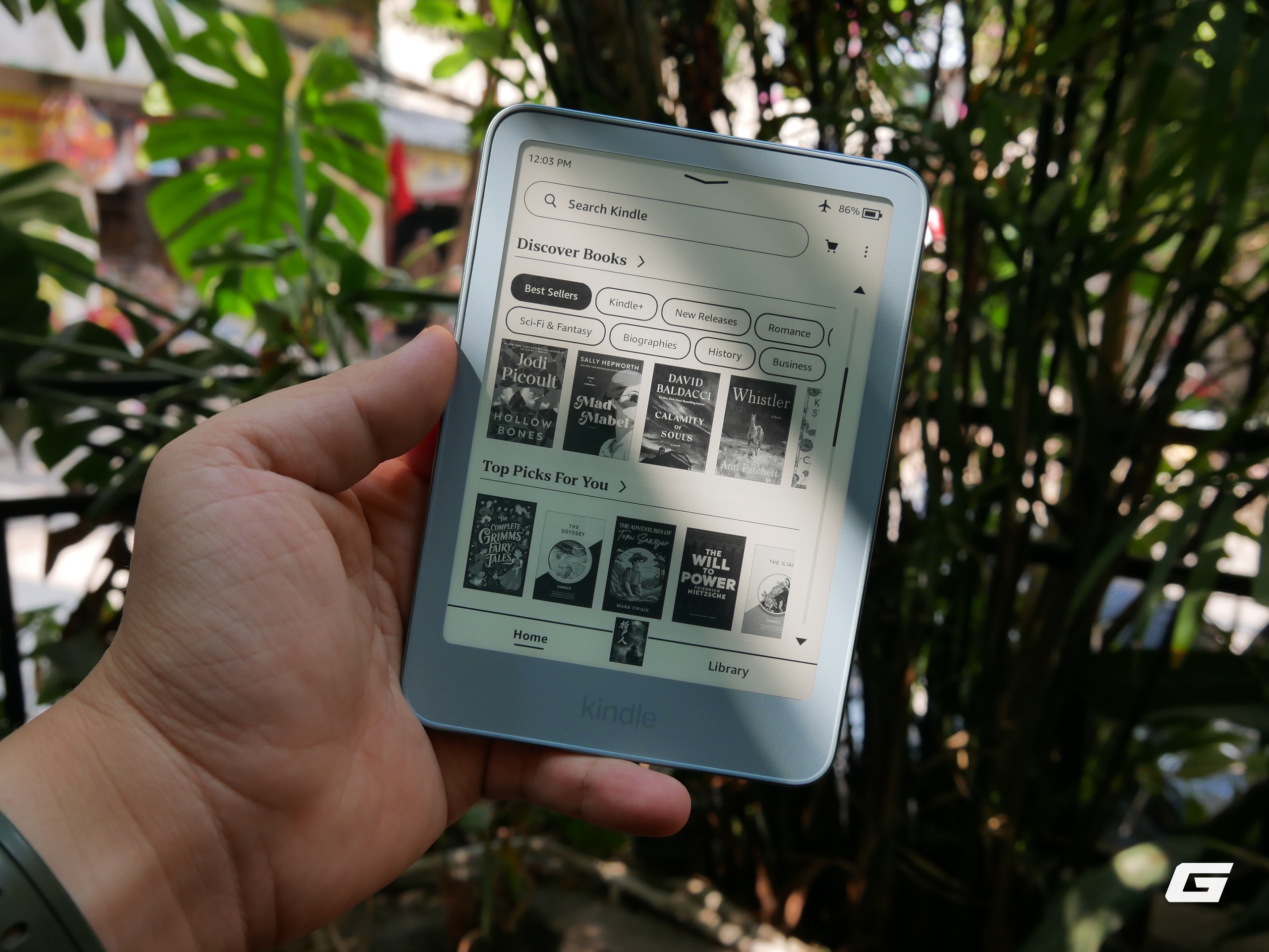 broavap1050522-1793239194347150340164 Đánh giá Kindle Aluminum: Giá gần 7 triệu đồng tại Việt Nam, có đáng mua hơn bản vỏ nhựa? - Ảnh 5.