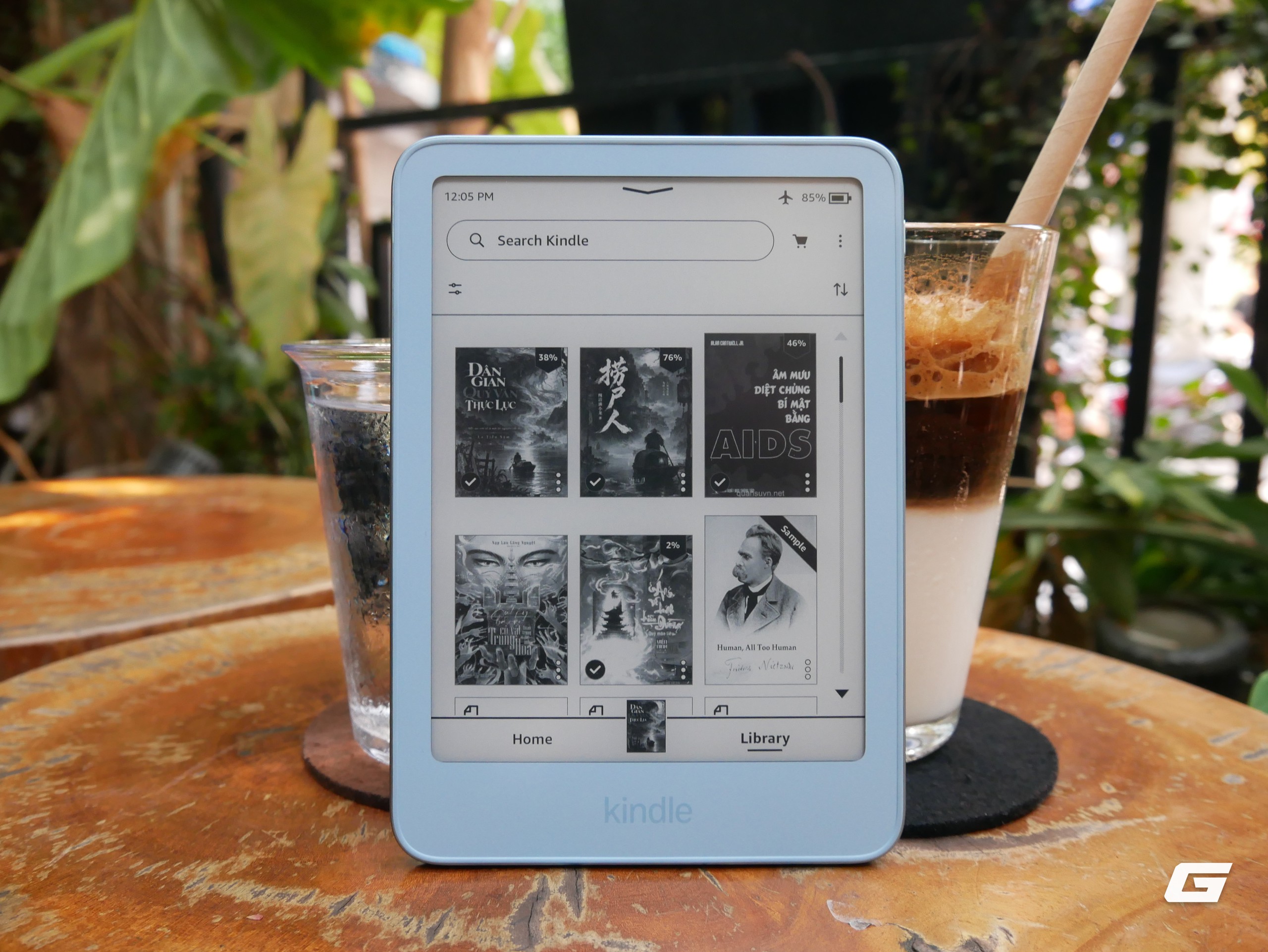 broavap1050526-17932391931011780965323 Đánh giá Kindle Aluminum: Giá gần 7 triệu đồng tại Việt Nam, có đáng mua hơn bản vỏ nhựa? - Ảnh 1.