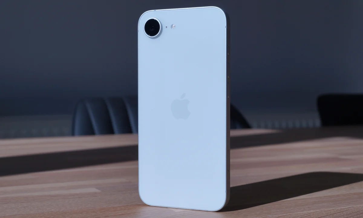 iphone-16e-1790911946.png